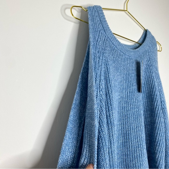 Lulu’s Artfully Inclined Open Shoulder Sweater Light Dusty Blue Knit NWT Small - Picture 8 of 13